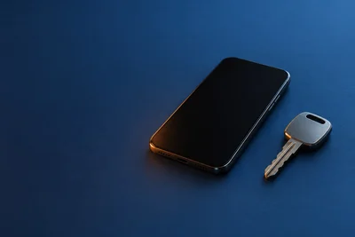 Смартфон и ключ от автомобиля