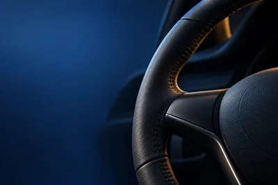 Руль автомобиля крупным планом